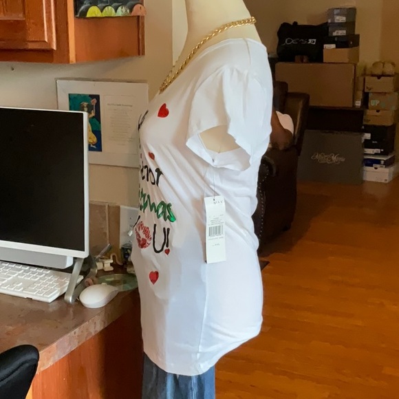 Miley Cyrus Max Azria White Graphic Christmas Tee Size XXL, NWT - Picture 4 of 12